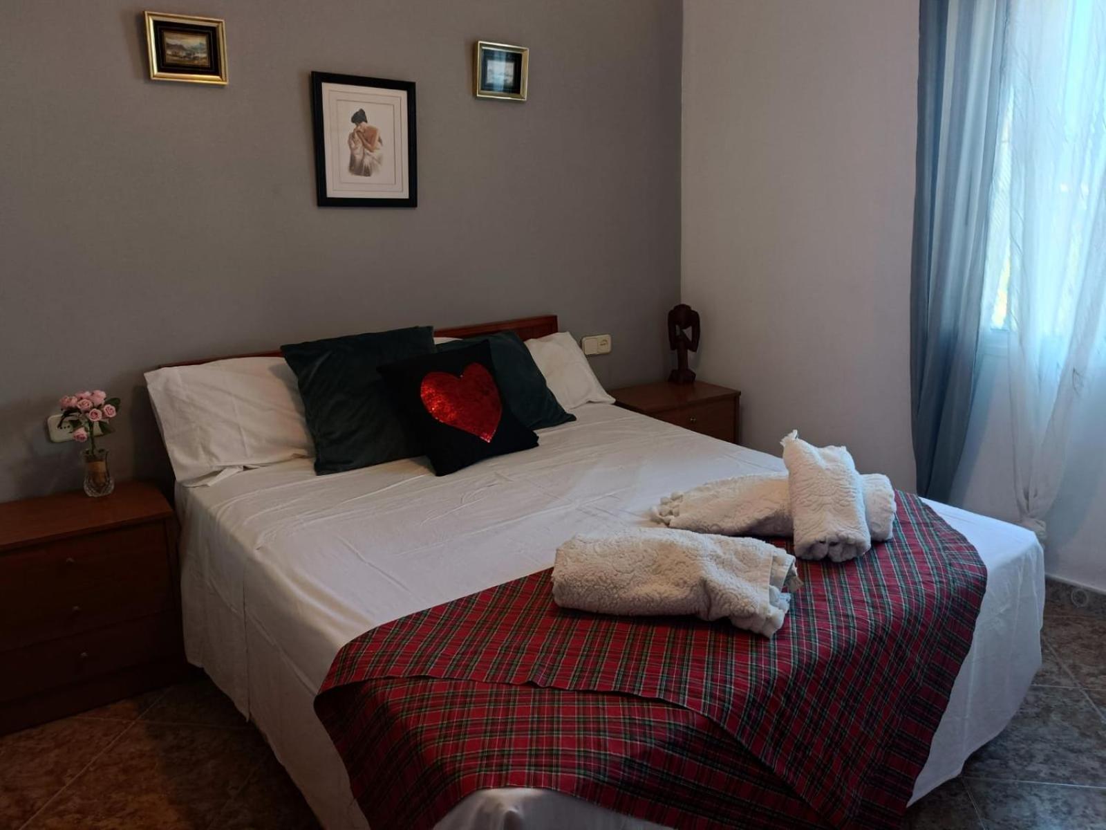 Bedroom With Private Bathroom And Two-Bedroom Family Suite In Quiet Forest Country House 80M2 Large Swimming Pool Music Town Lliria The Garden And Swimmingpool And Garden Are Shared Eksteriør billede