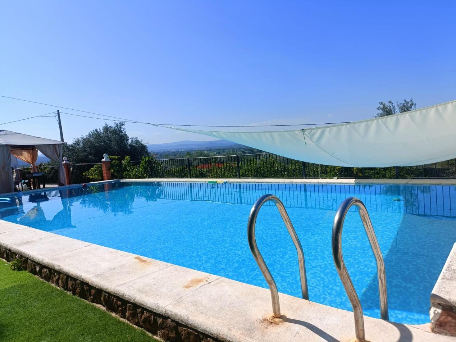 Bedroom With Private Bathroom And Two-Bedroom Family Suite In Quiet Forest Country House 80M2 Large Swimming Pool Music Town Lliria The Garden And Swimmingpool And Garden Are Shared Eksteriør billede