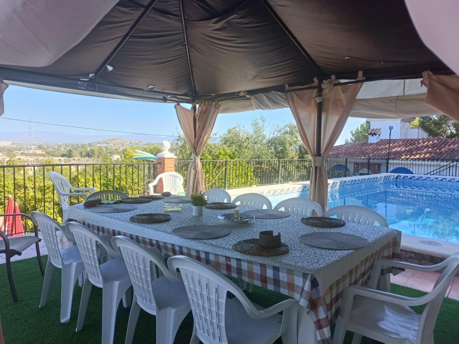 Bedroom With Private Bathroom And Two-Bedroom Family Suite In Quiet Forest Country House 80M2 Large Swimming Pool Music Town Lliria The Garden And Swimmingpool And Garden Are Shared Eksteriør billede
