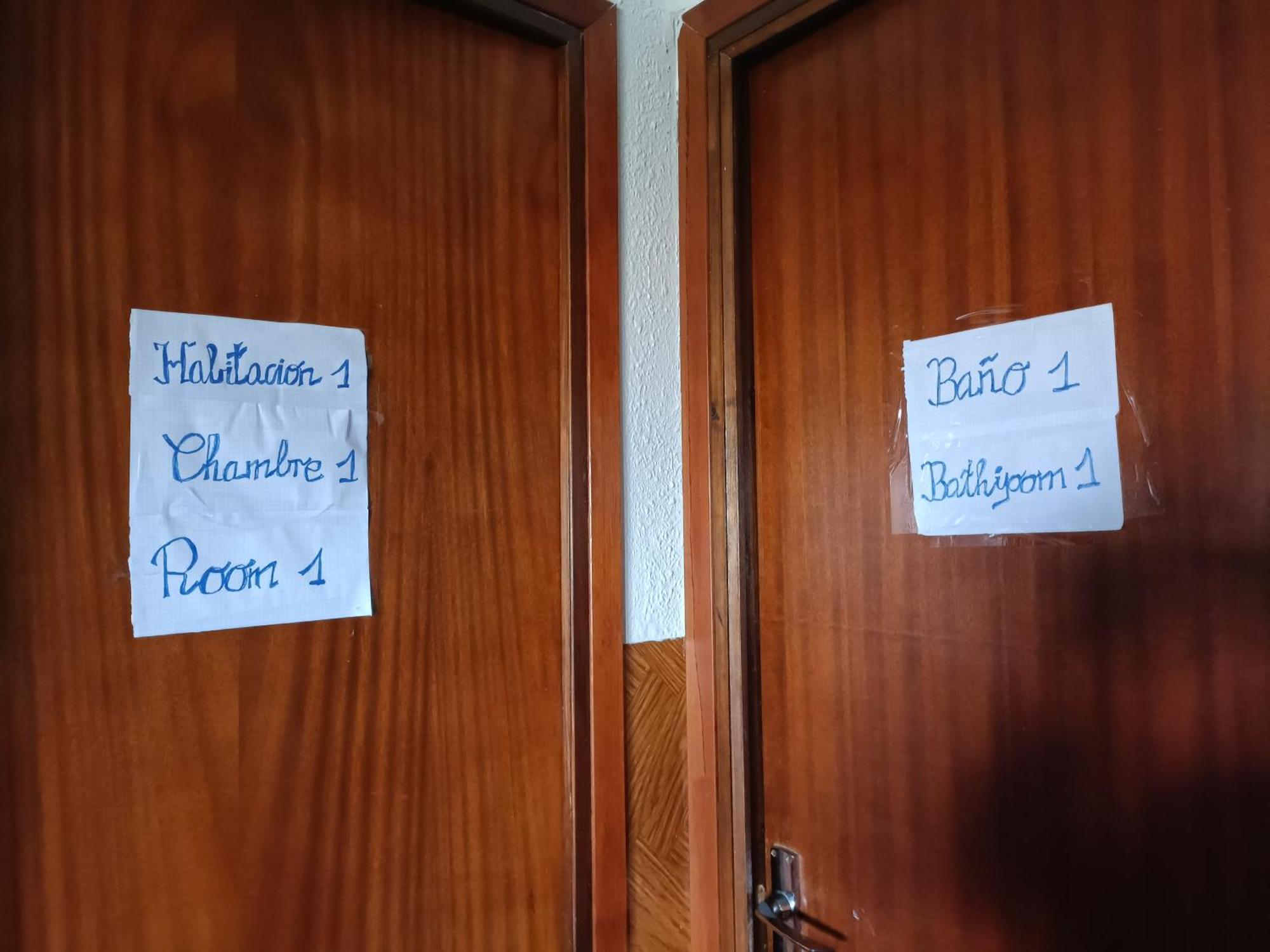Bedroom With Private Bathroom And Two-Bedroom Family Suite In Quiet Forest Country House 80M2 Large Swimming Pool Music Town Lliria The Garden And Swimmingpool And Garden Are Shared Værelse billede