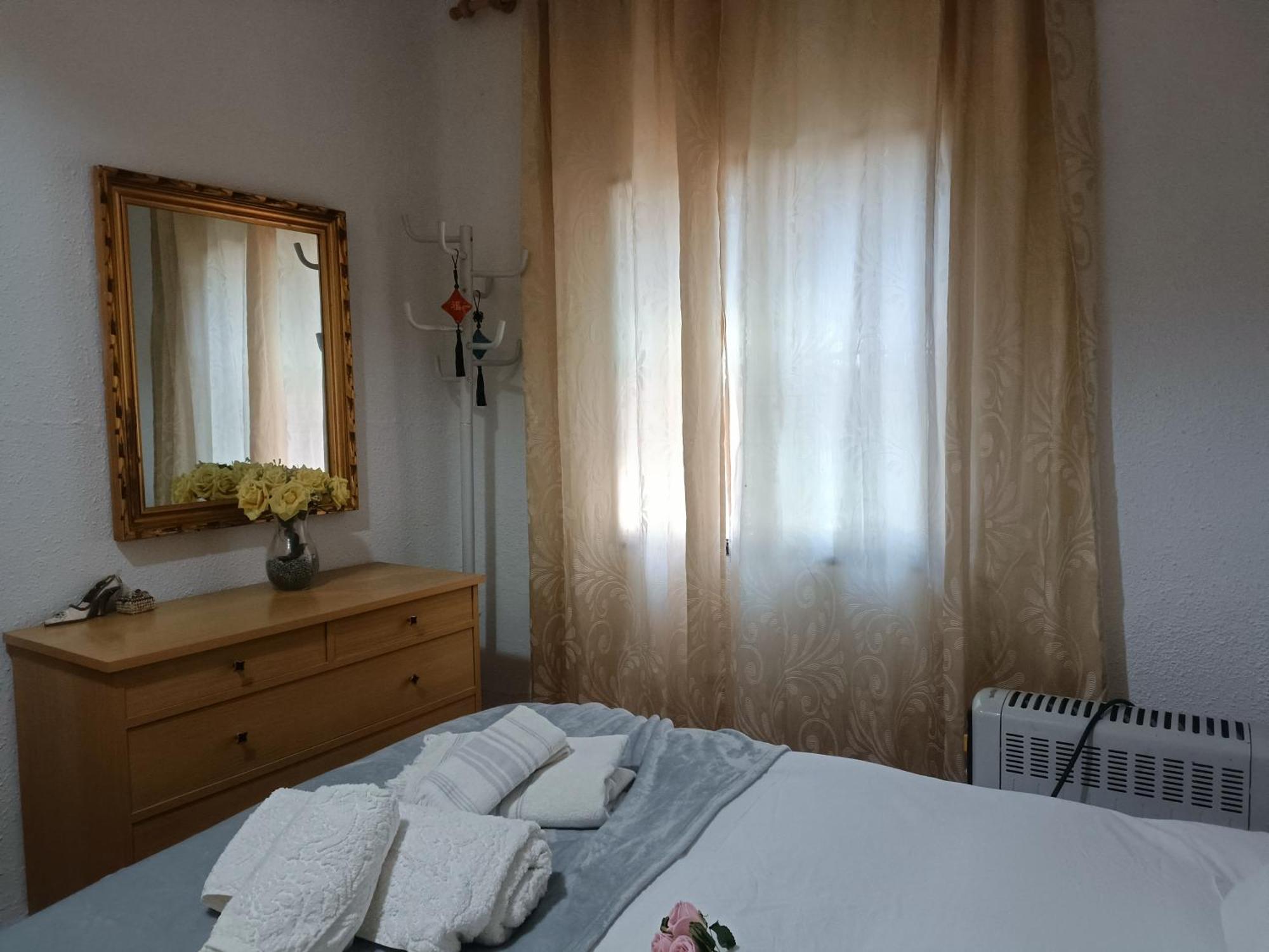 Bedroom With Private Bathroom And Two-Bedroom Family Suite In Quiet Forest Country House 80M2 Large Swimming Pool Music Town Lliria The Garden And Swimmingpool And Garden Are Shared Værelse billede